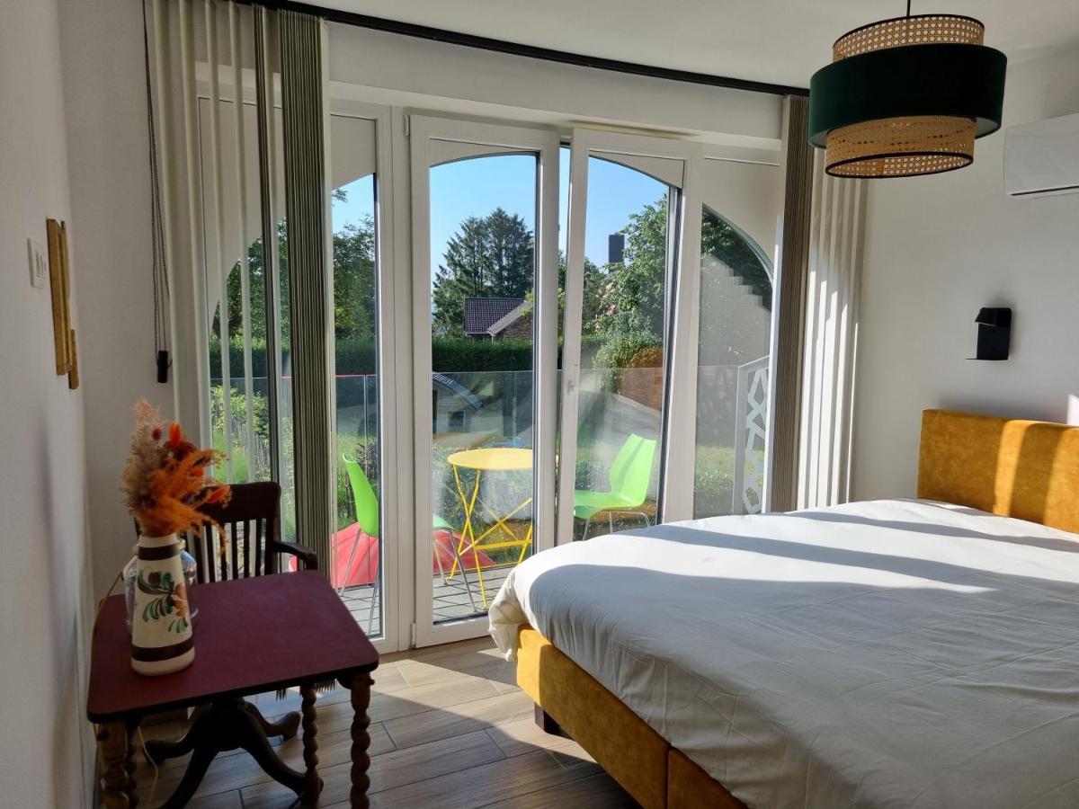 Cerf, Ouvre-Moi B&B Rochefort Luaran gambar